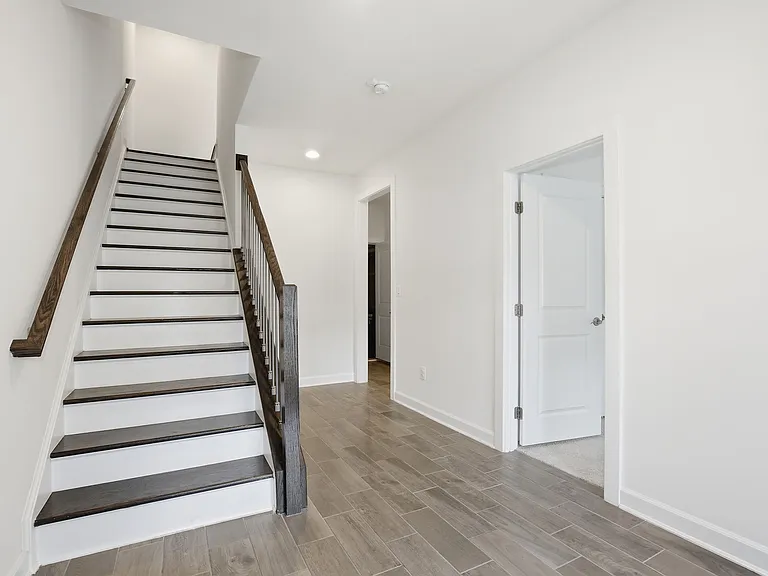 22527 Foundation Dr — Photo 9
