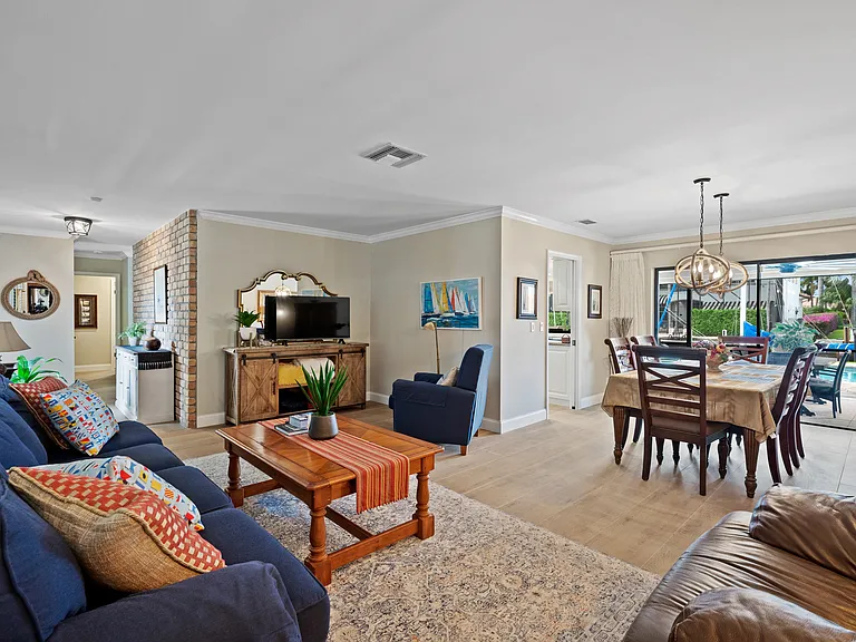 1090 Fairview Ln — Photo 19