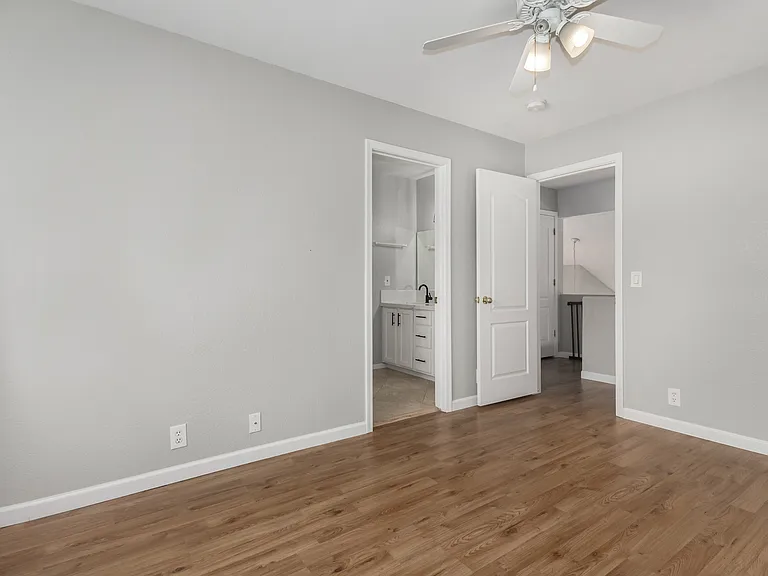 1320 E Charleston Ave — Photo 19