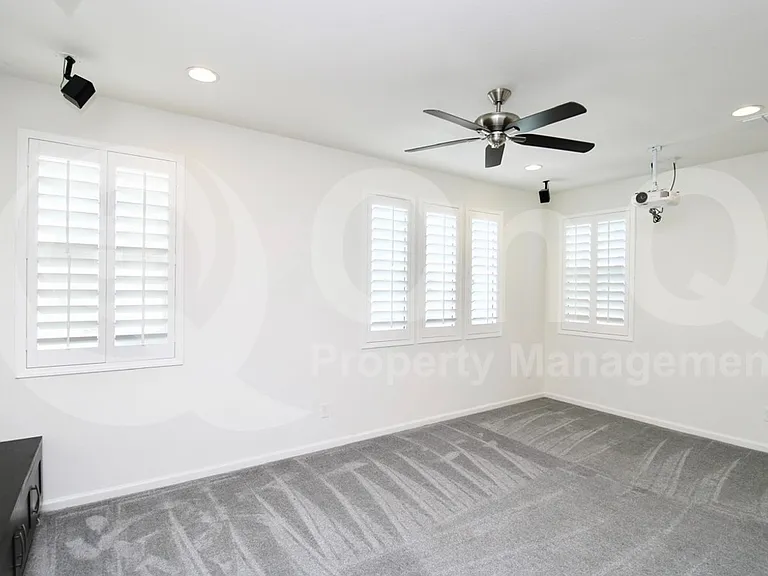 231 E Wisteria Dr — Photo 7