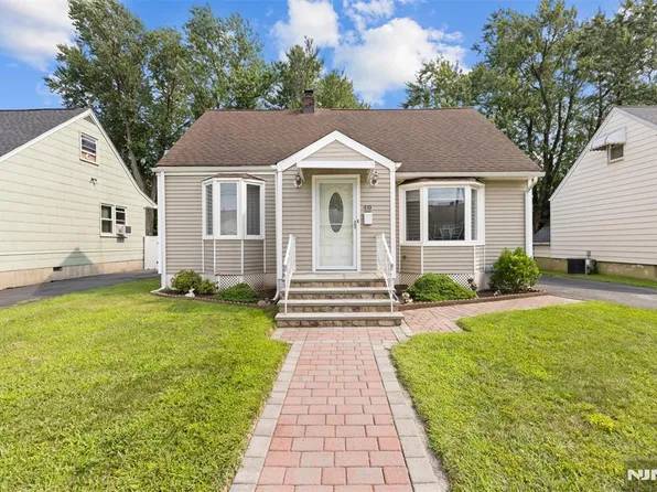 40 Garwood Ct N, Garfield, NJ 07026