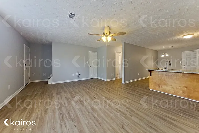 4 bed, 3.0 bath, 1659 sqft, $1,945 — Photo 3