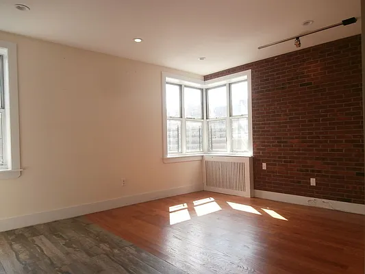 Rented by Bold New York | media 45