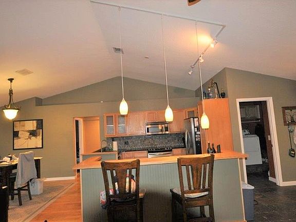 4th image of 4115 Longfellow Dr
