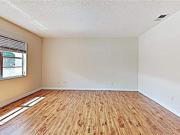 4th image of 304 S Habana Ave #A3