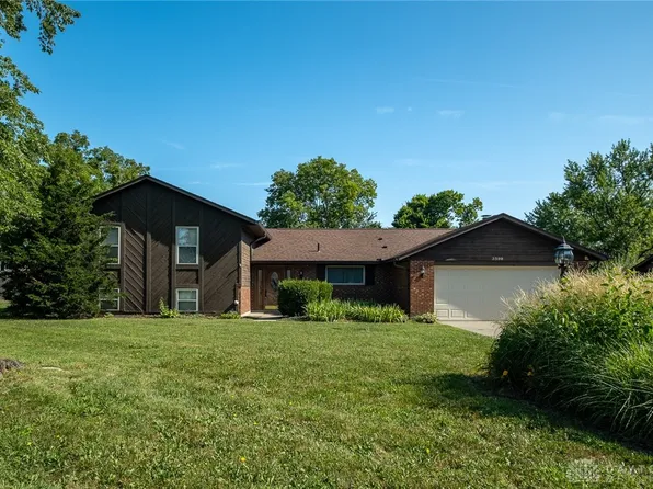3598 Old Oaks Dr, Beavercreek, OH 45431