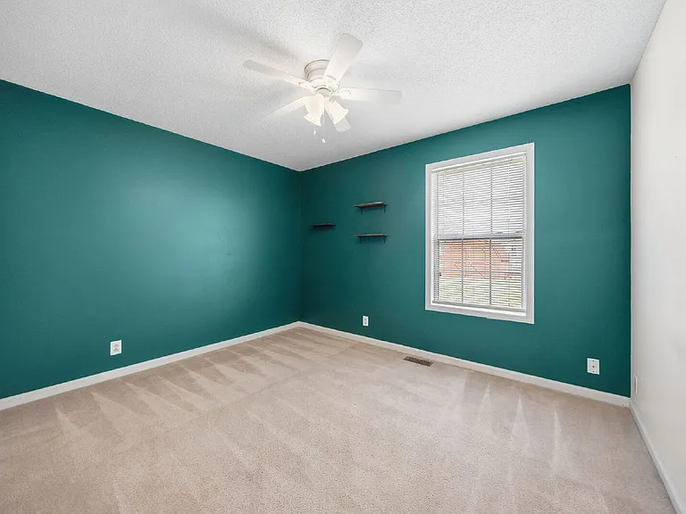1361 Jenny Ln — Photo 26