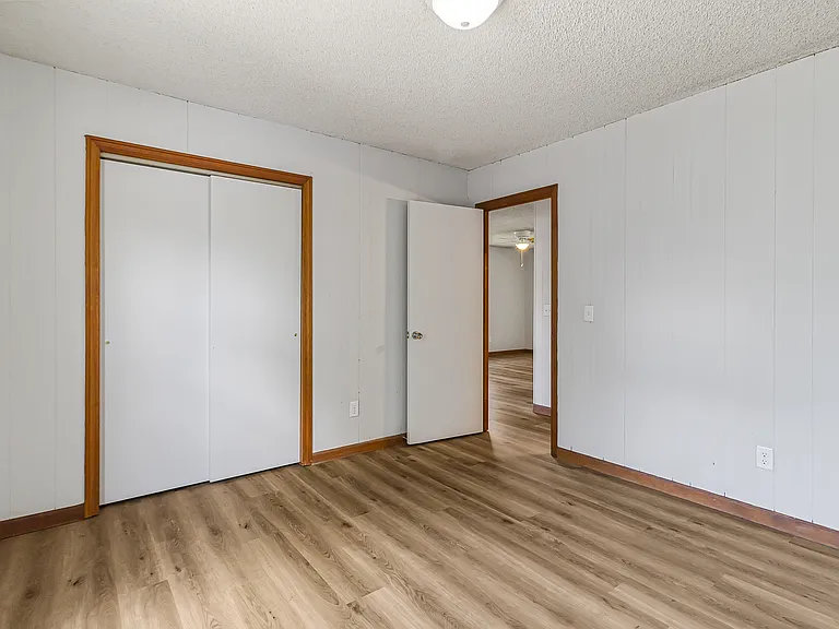 420 Franklin Ave #6 — Photo 8