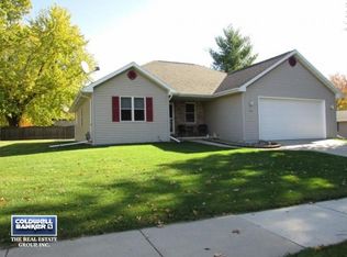 910 Sue St, Little Chute, WI 54140