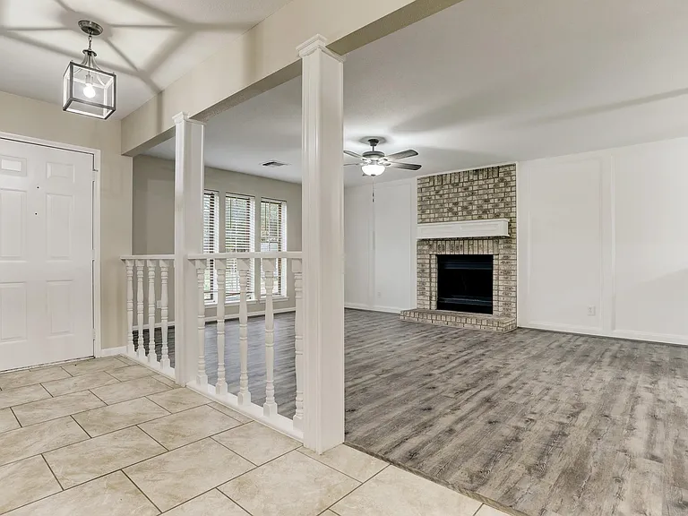 427 Merriweather St — Photo 3