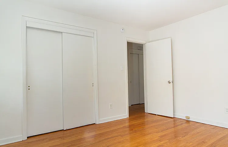 323 Shoreline Dr — Photo 14