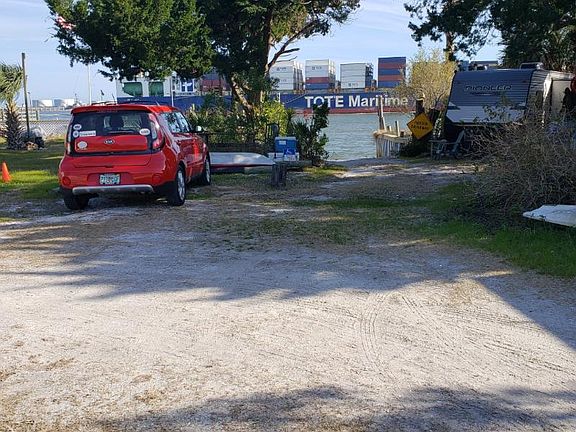 3rd image of 10020 Heckscher Dr