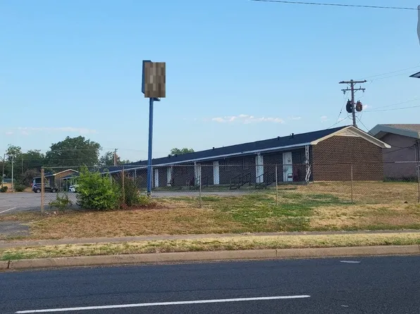 2320 S Highway 79, Henderson, TX 75654
