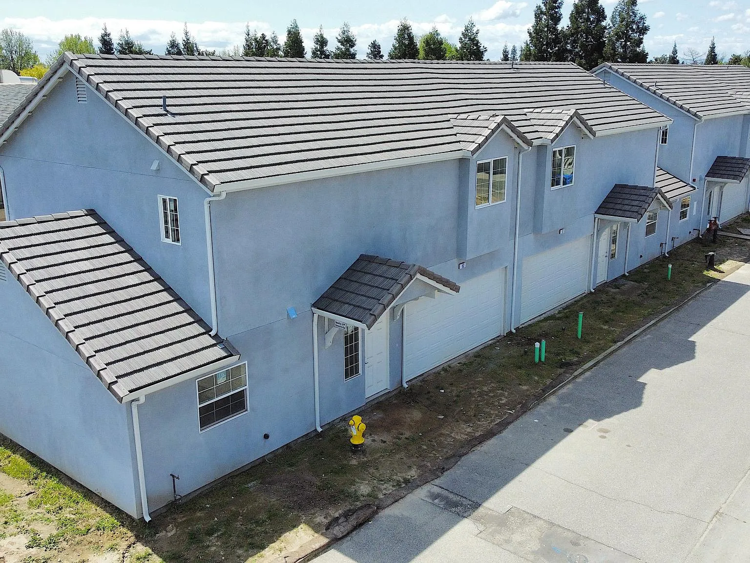 3 bed, 2.5 bath, 1425 sqft, $2,495 — Photo 2