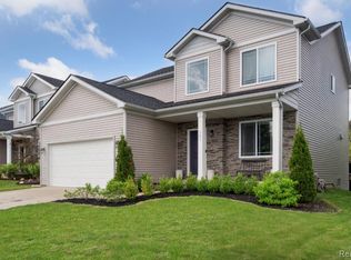 301 Beaver Run, Holly, MI