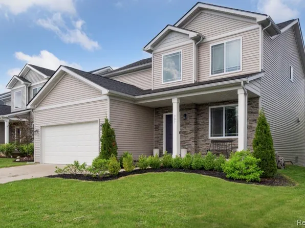 301 Beaver Run, Holly, MI 48442