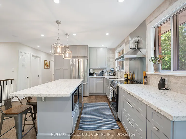27 Irene Rd — Photo 6