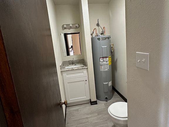 3rd image of 109 Kimble St