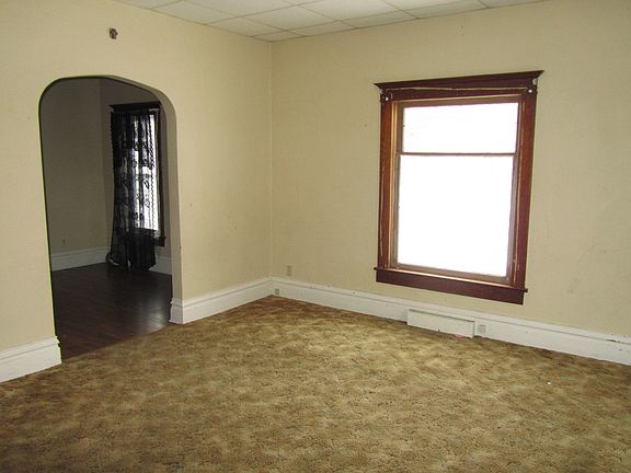 5th image of 518 4th St S