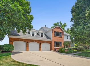 2917 Whispering Oaks Dr, Buffalo Grove, IL 60089