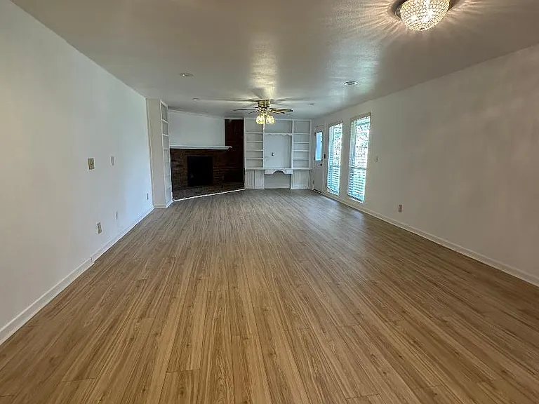 532 Oak Grove Ln — Photo 13