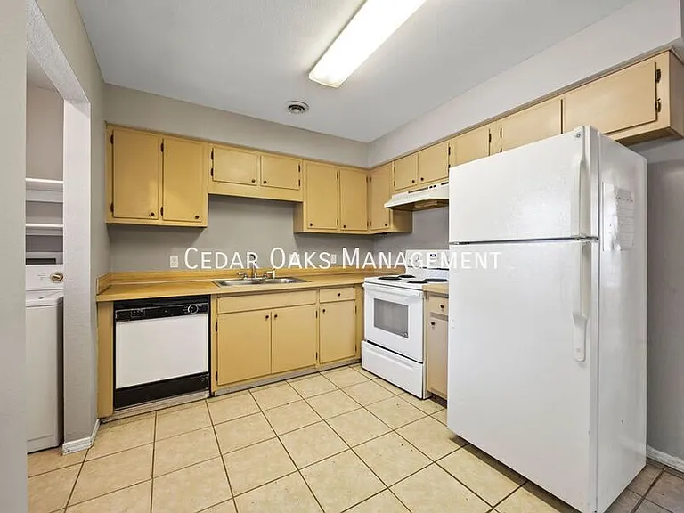 2374 N Raven Ln — Photo 10