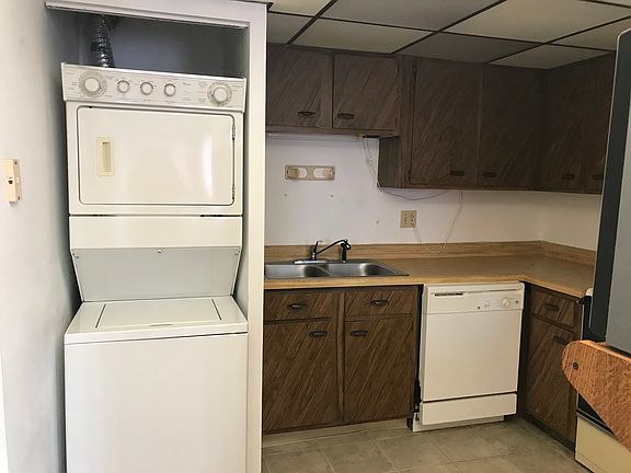 5th image of 144 Klein Creek Ct APT A