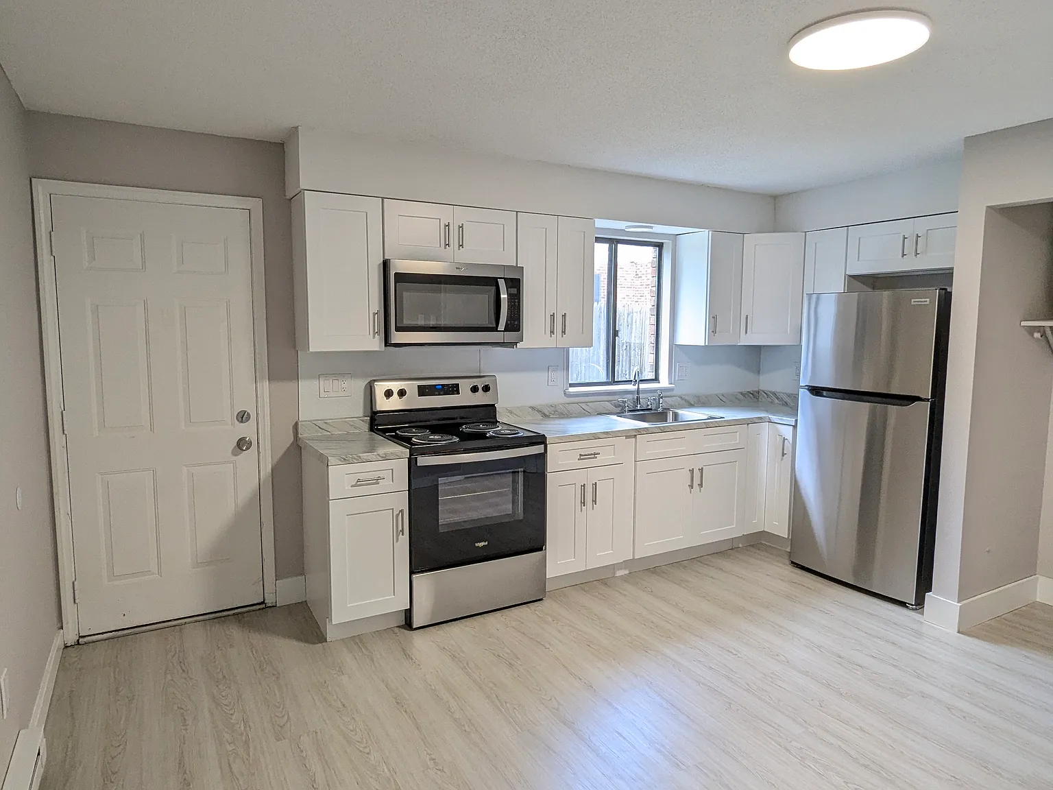 2 bed, 1.5 bath, $1,625 — Photo 3