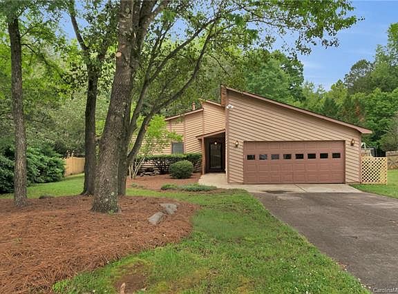 3rd image of 6807 Stillmeadow Dr