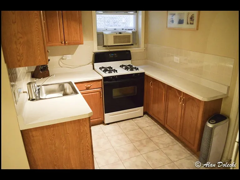 4154 N Meade Ave #G — Photo 5