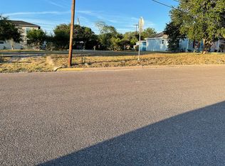 212 W Jessamine Ave, La Feria, TX 78559