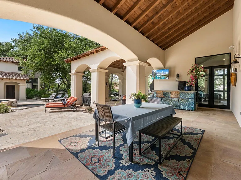 201 Costa Bella Dr — Photo 32