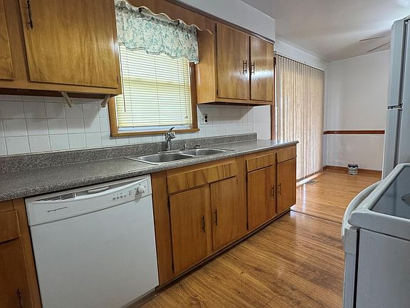5th image of 5103 Joy Dr