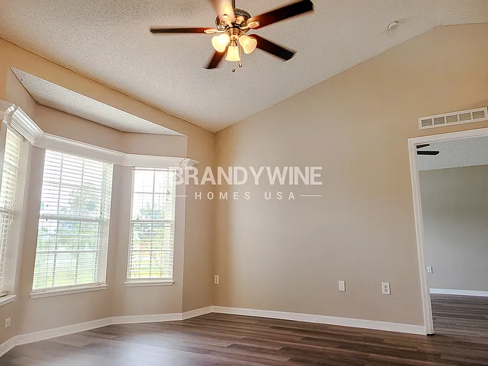2564 Courtland Blvd — Photo 7