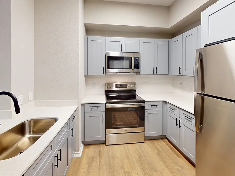 Lakeline Villas — Photo 61