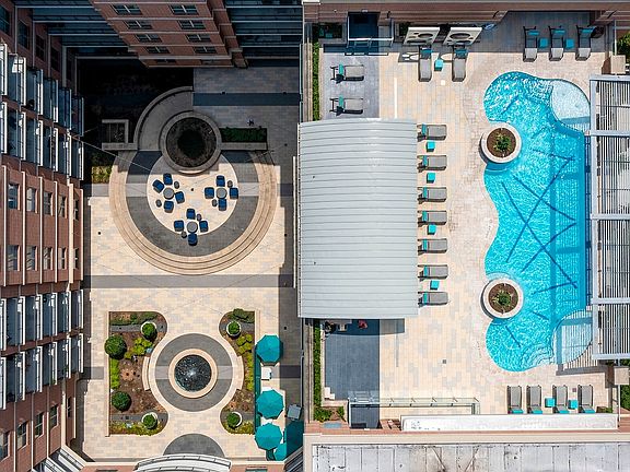 William Tanglewood Courtyard