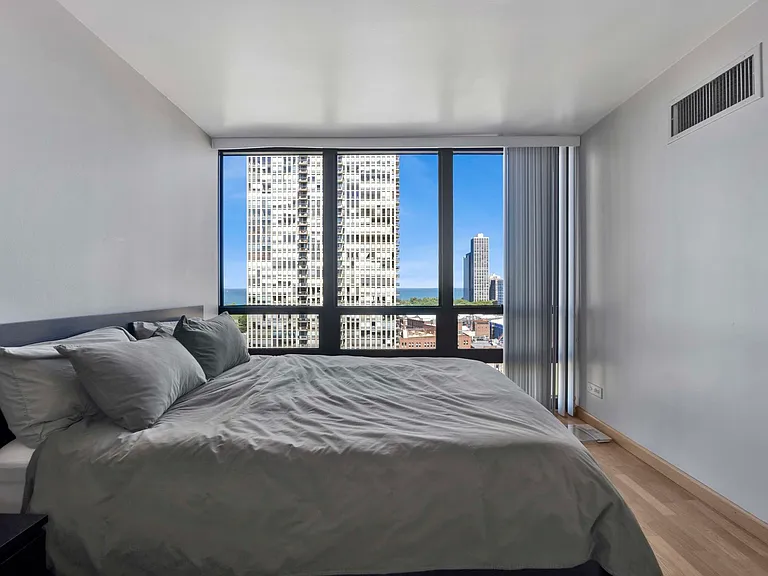 1636 N Wells St #1605 — Photo 14