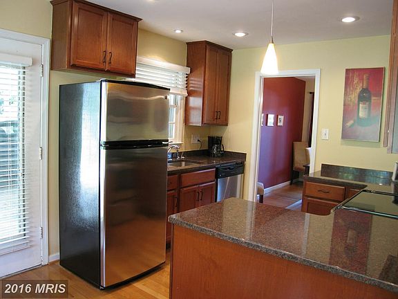 2nd image of 2409 Rockbridge St