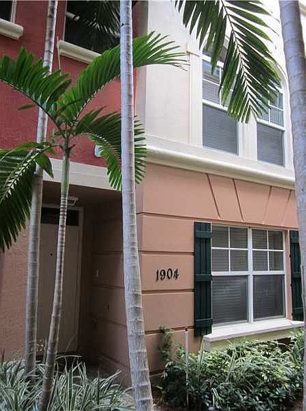 2nd image of 1033 NE 17th Way Unit 1904