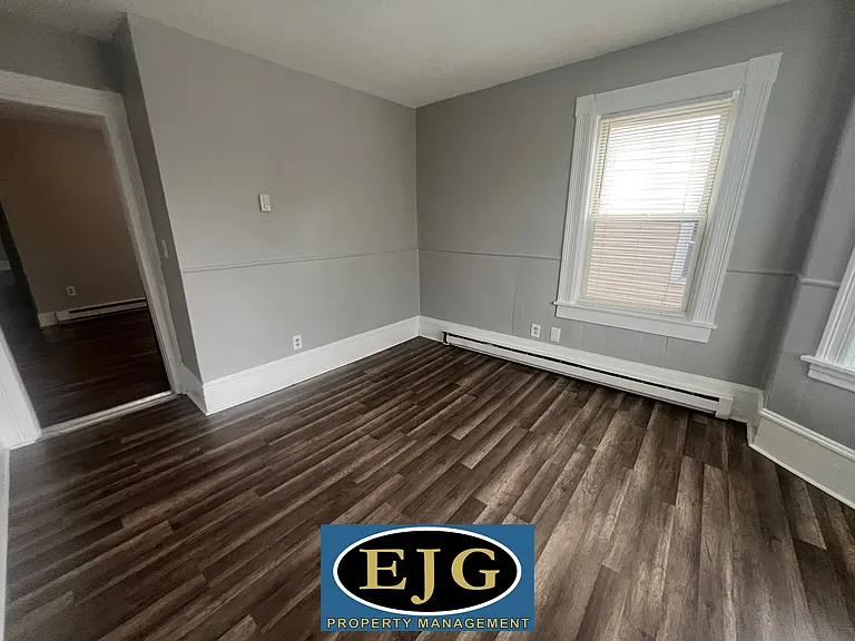 209 Pine St #2 — Photo 9