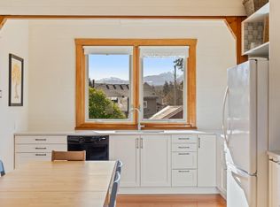 2775 Maryport Ave, Cumberland, BC