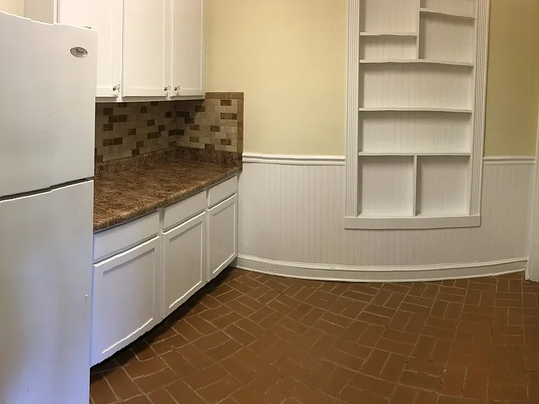 LaSalle Apartments — Photo 11