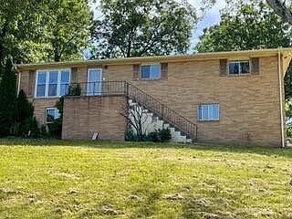 2nd image of 2 Canary Ln