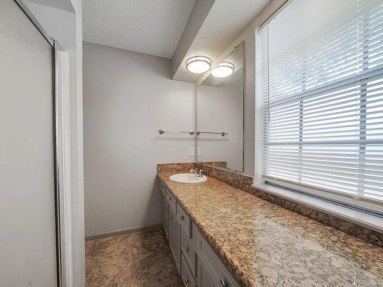 3102 Hollow Cir — Photo 10