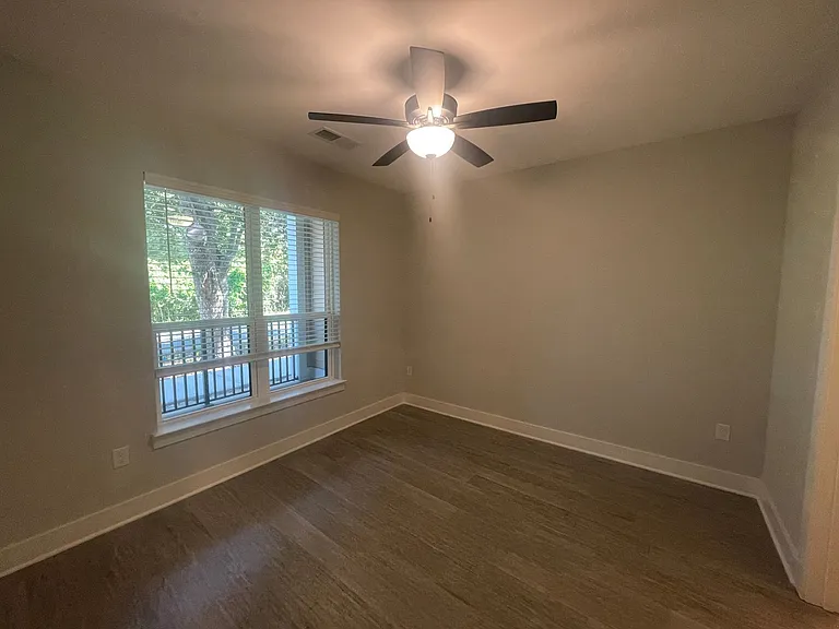 Franklin Forest New Construction 2 Bedrooms — Photo 30