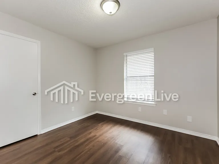 2401 Willow Oak Dr — Photo 11
