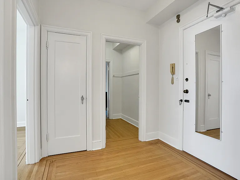1530 W 13th Ave — Photo 12