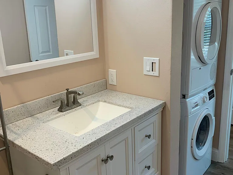 3309 W Kennedy Blvd #B — Photo 2