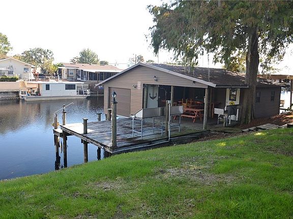 2nd image of 162 Lakeview Dr