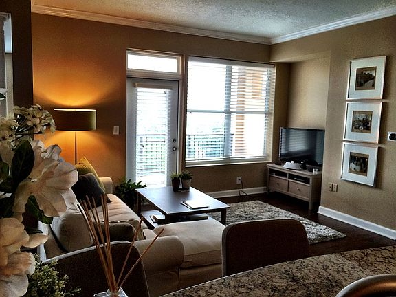 windows face piedmont (sun!)